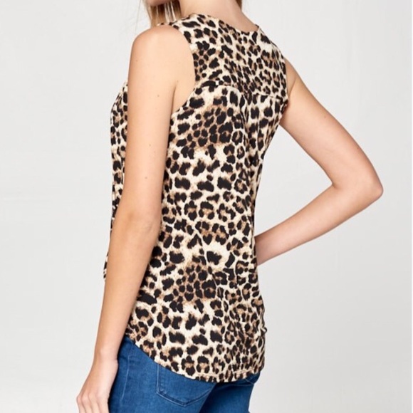🔥Sleeveless Envelope Leopard Print Top - Picture 2 of 9